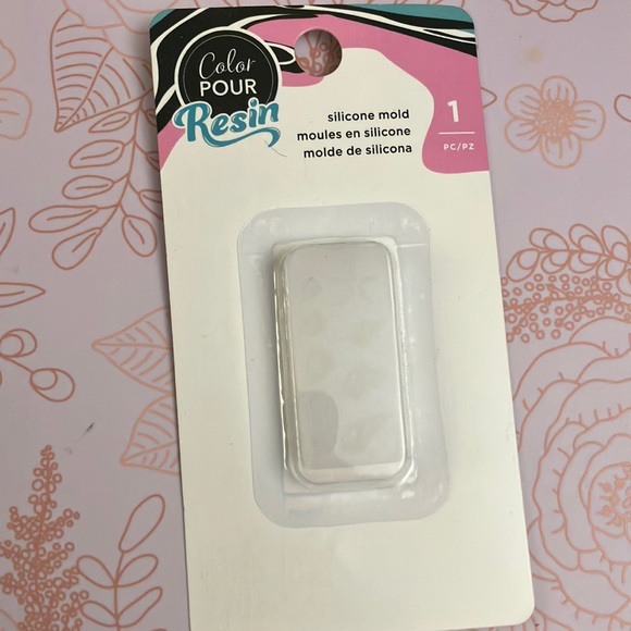 American Crafts - Color Pour Resin Collection - Shell Mold - Picture 1 of 3